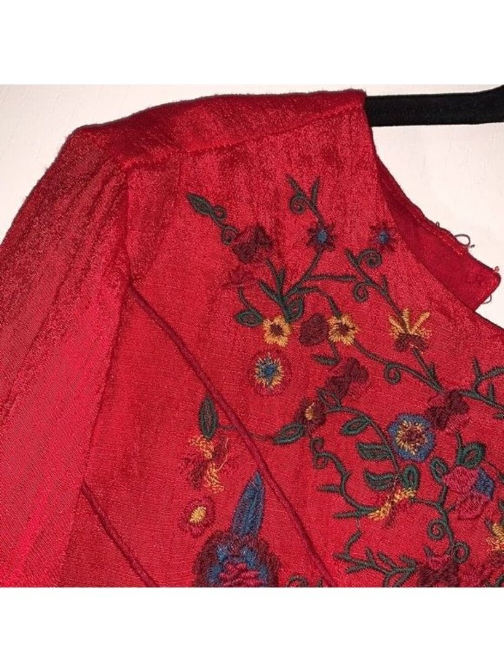 Umgee USA Womens Red Embroidered Bell Sleeve Boho Dress M Rayon Flowy Fit - Picture 5 of 16